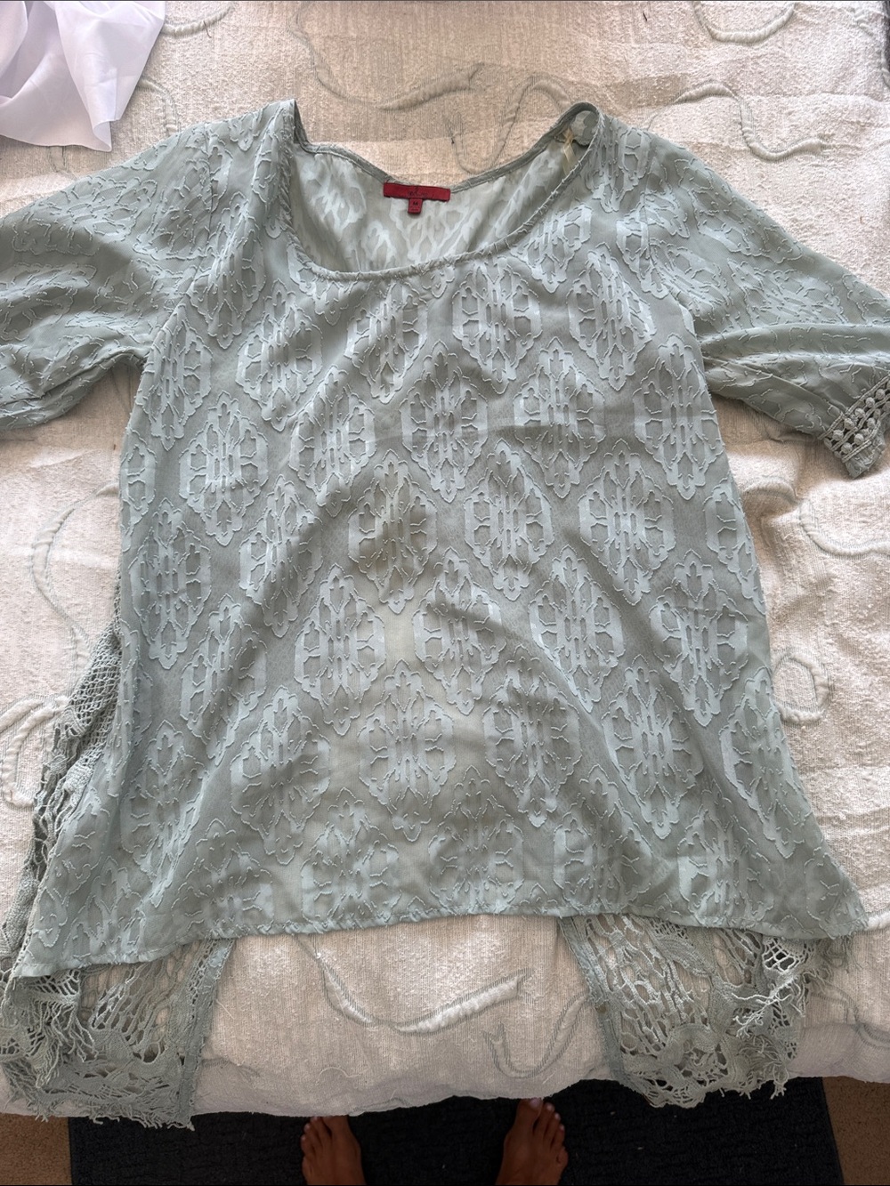 Red by BKE Buckle Women’s Lace-Trim Tunic Top in Sage Green